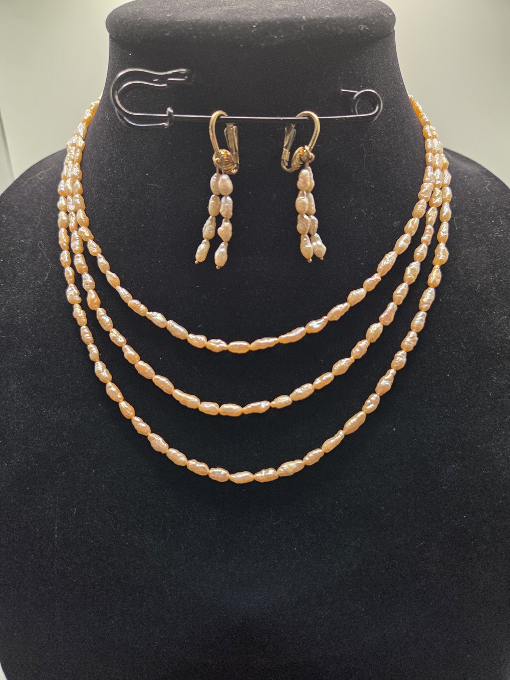 1521. Vintage Gold-Tone Multi-Strand Rice Pearl Necklace with Drop Earrings